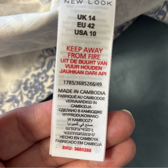 European Floral Blue and White Dress - Picture 8 of 11